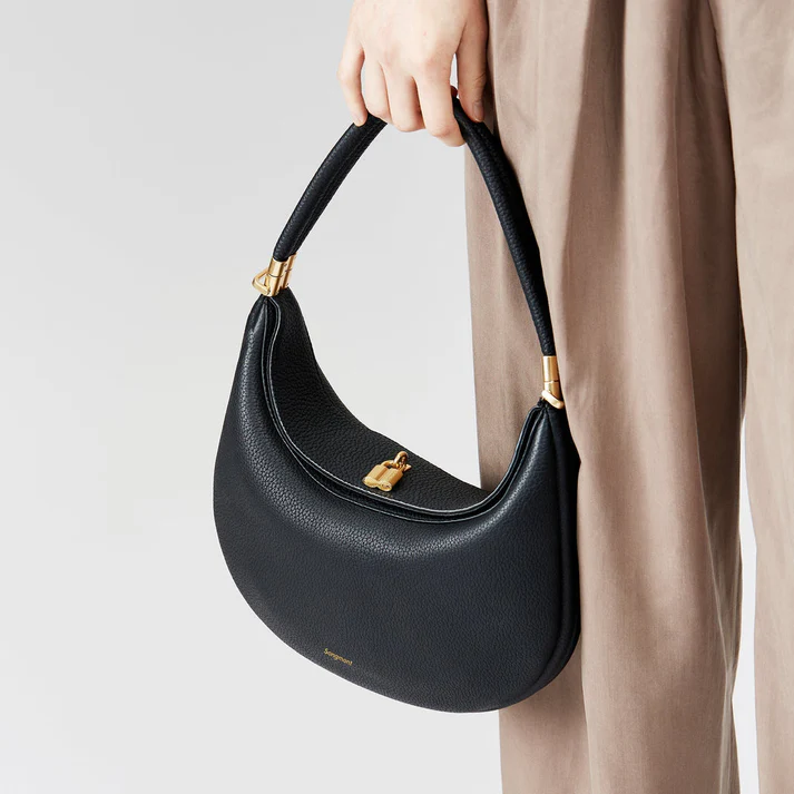 Belle Bag-A Stunning Blend of Style and Functionality